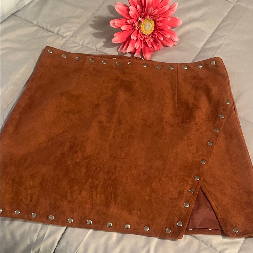 LULU’S MINI SKIRT SIZE LARGE